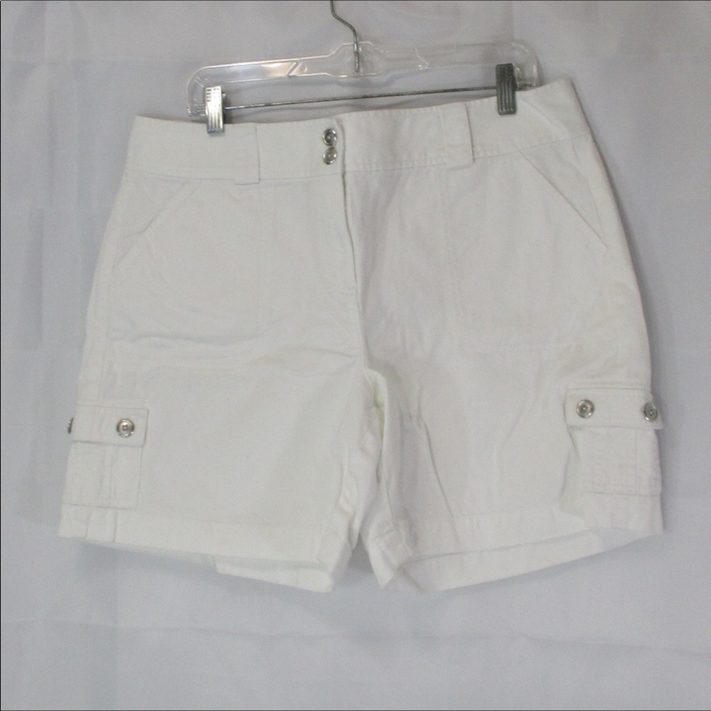 RAFAELLA WHITE SHORTS SIZE 16 NWOT